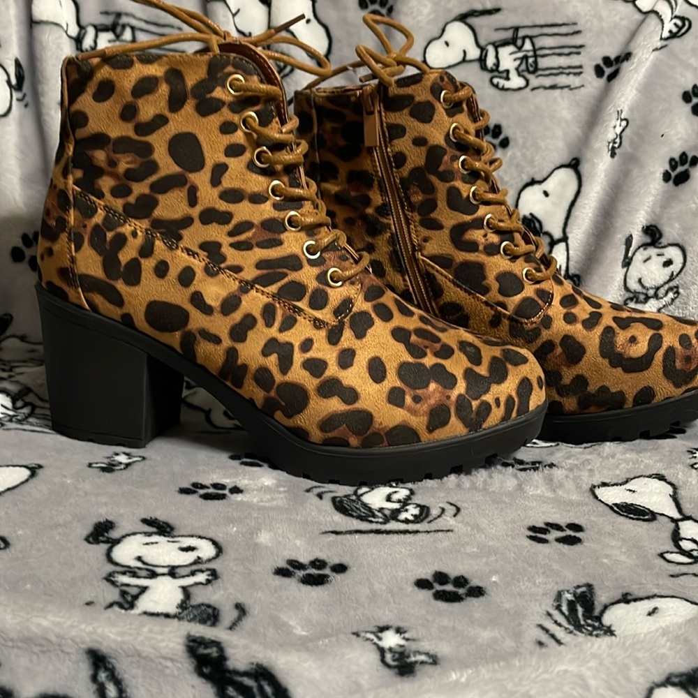 Forever Size 10 Women’s Leopard Booties